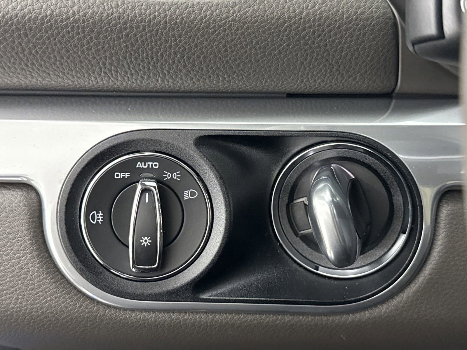 New 2025 Porsche 718 Cayman image 15