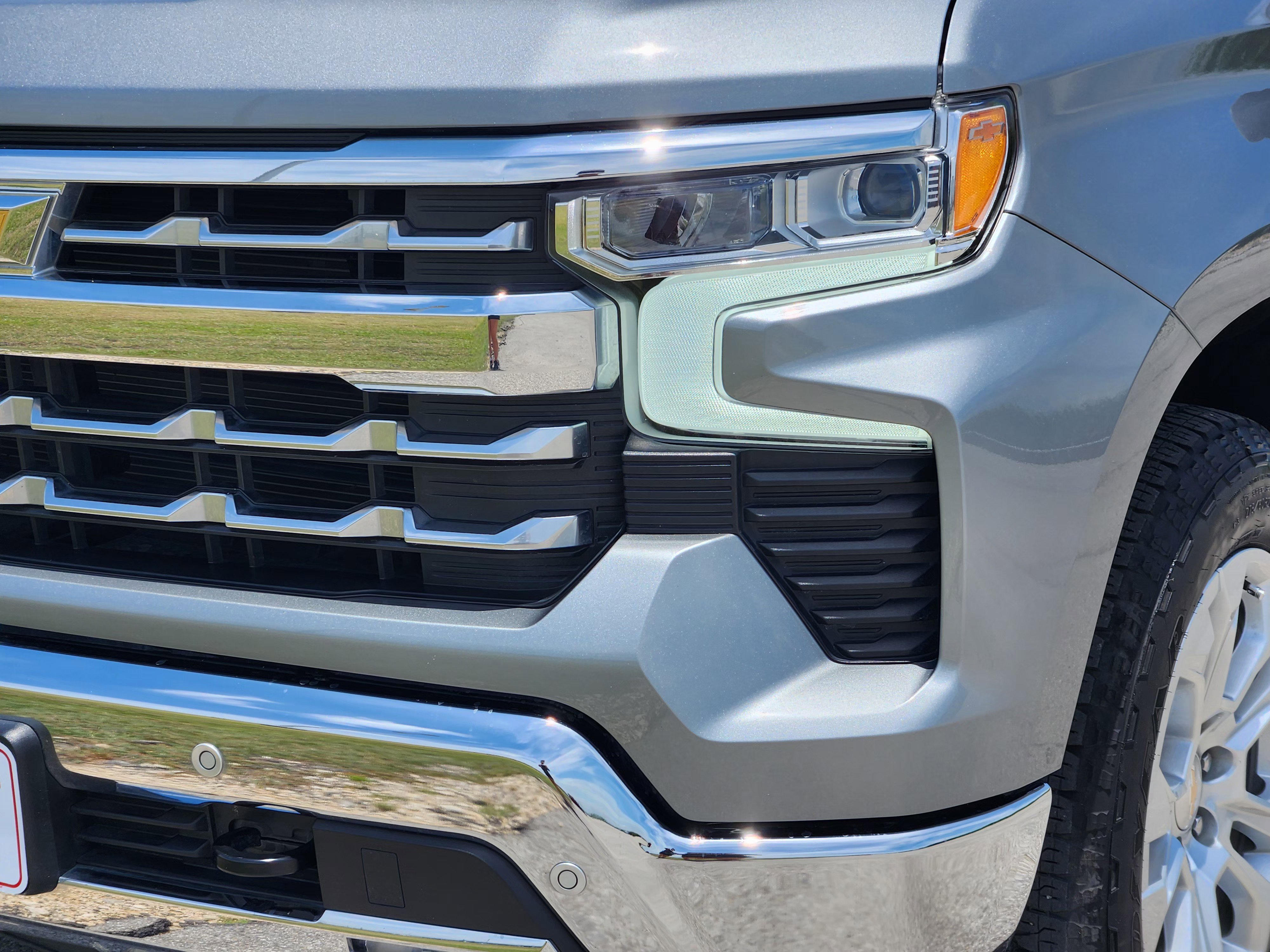 Used 2024 Chevrolet Silverado 1500 LTZ RWD image 8