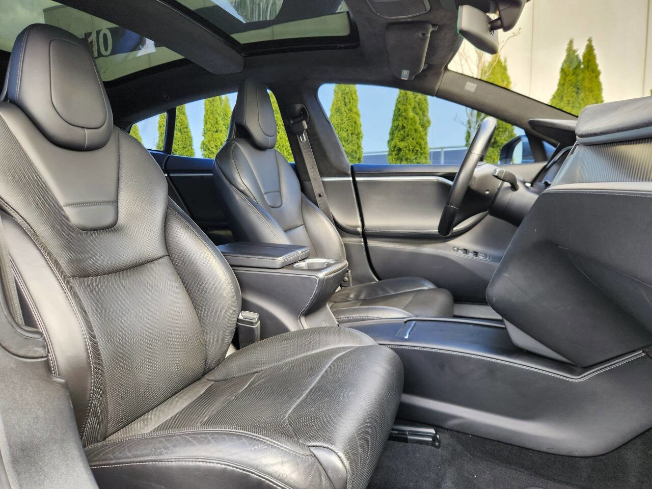 Used 2016 Tesla Model S Performance image 8