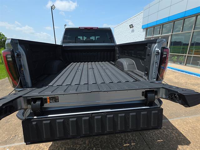 Used 2026 GMC Sierra 2500 AT4X AWD/4WD image 9