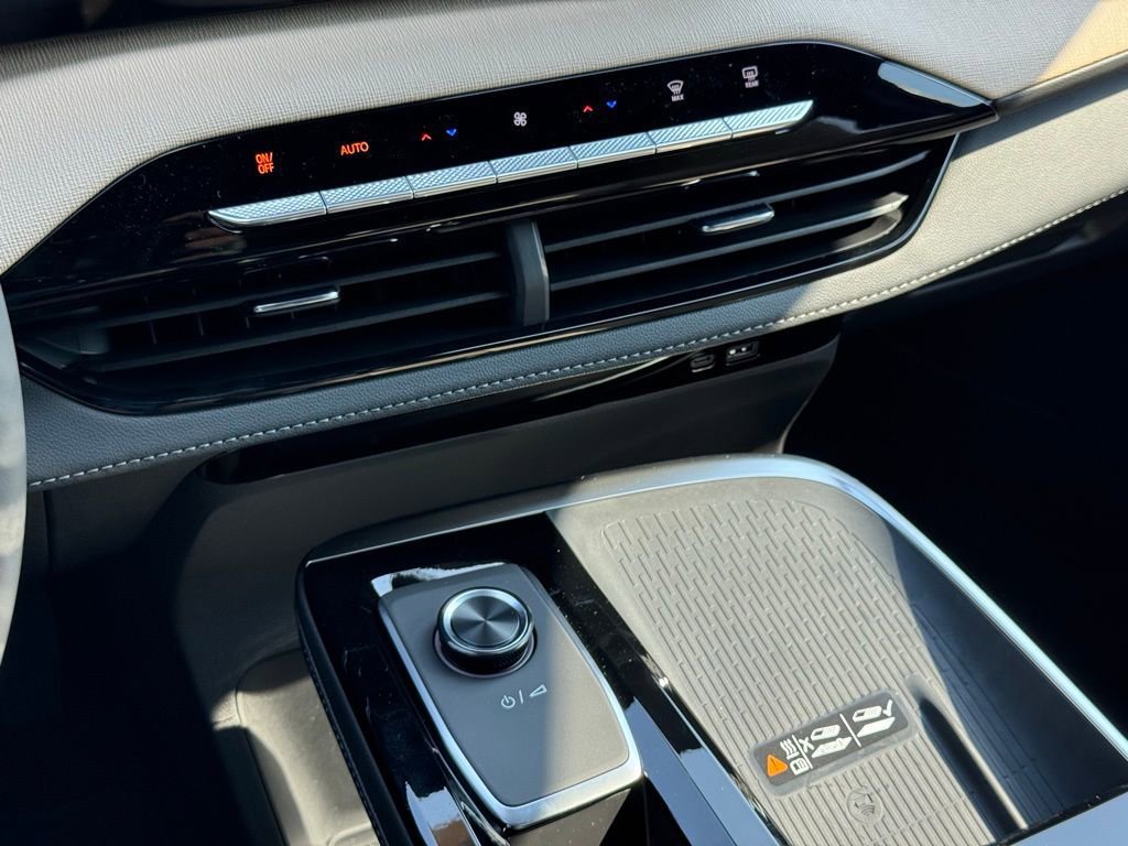 New 2026 Buick Enclave Preferred w/ Power Package FWD image 32