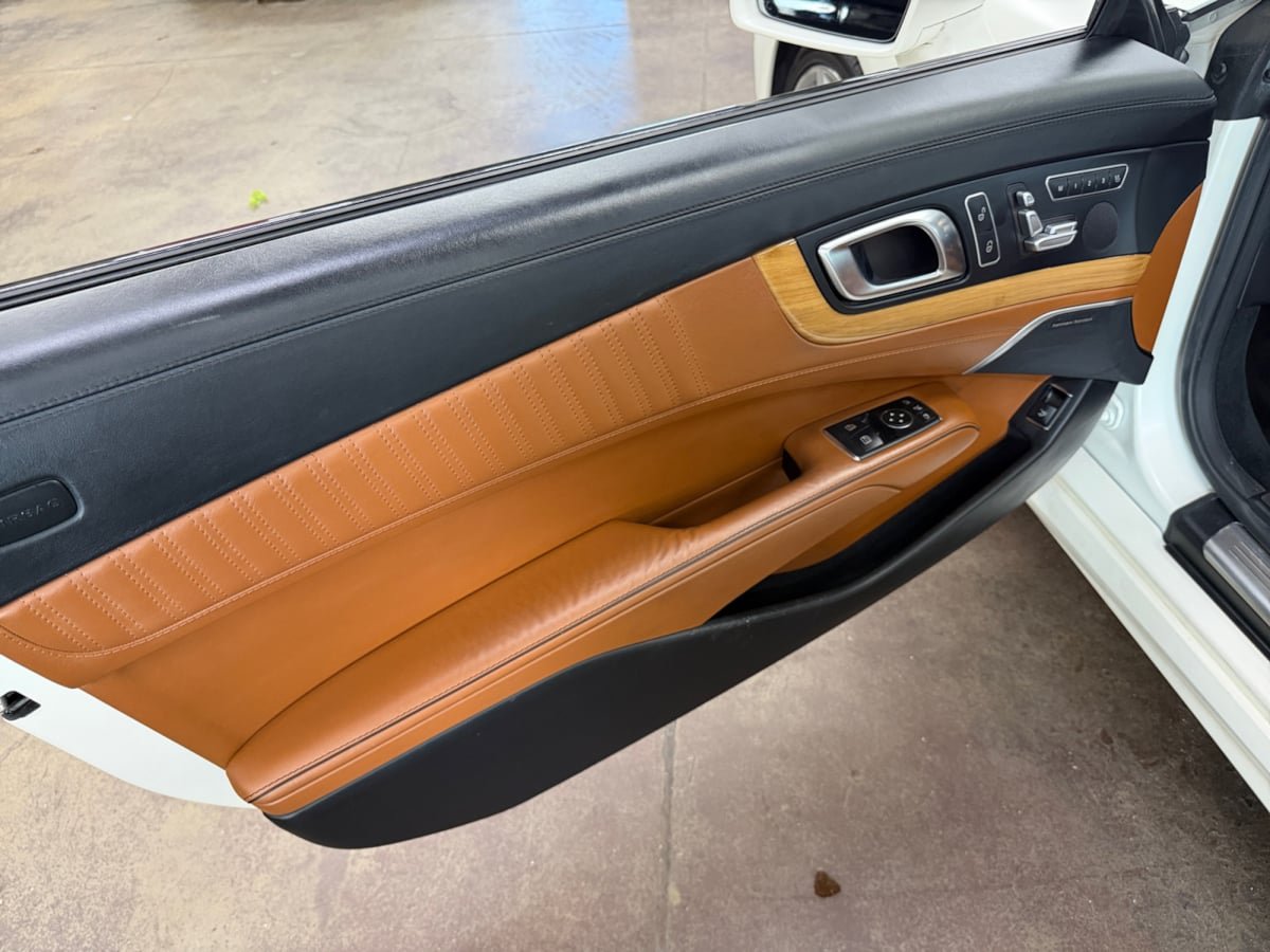 Used 2013 Mercedes-Benz SL 550 image 11