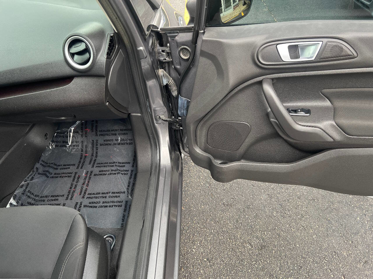 Used 2014 Ford Fiesta SE FWD image 27