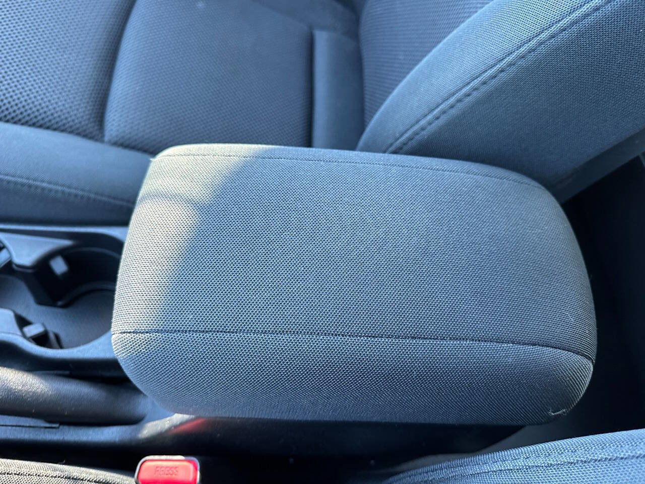 Used 2010 Hyundai Elantra SE image 45