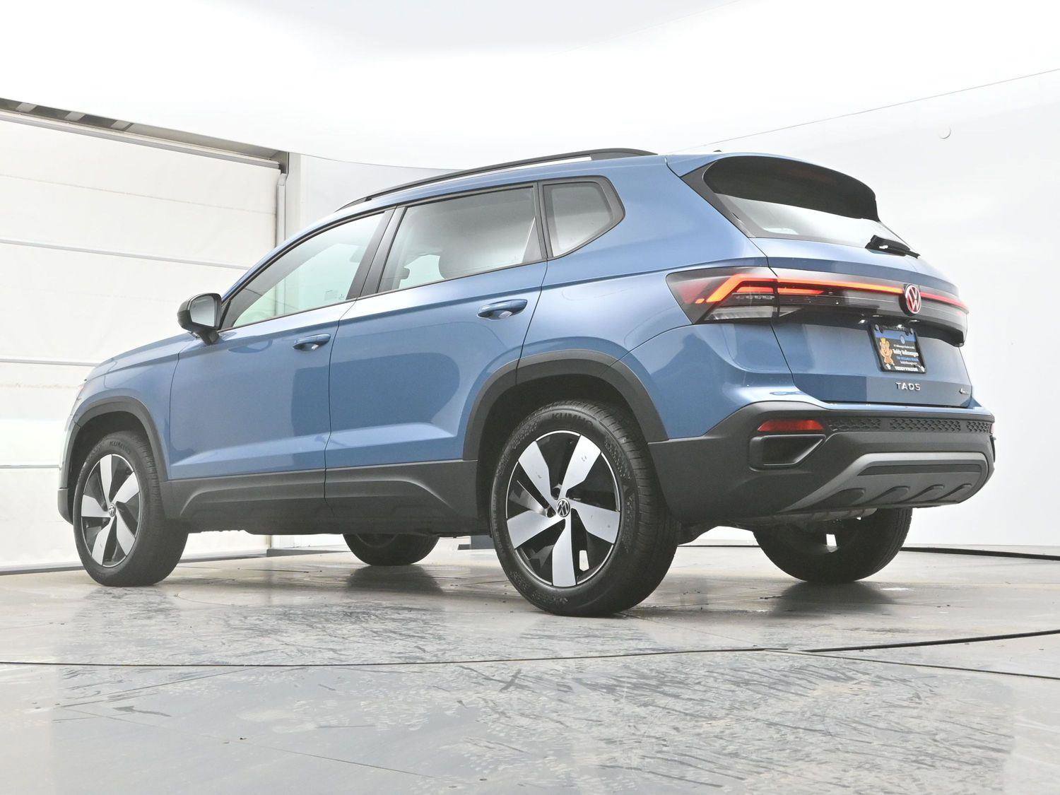 Certified 2025 Volkswagen Taos S AWD/4WD image 32