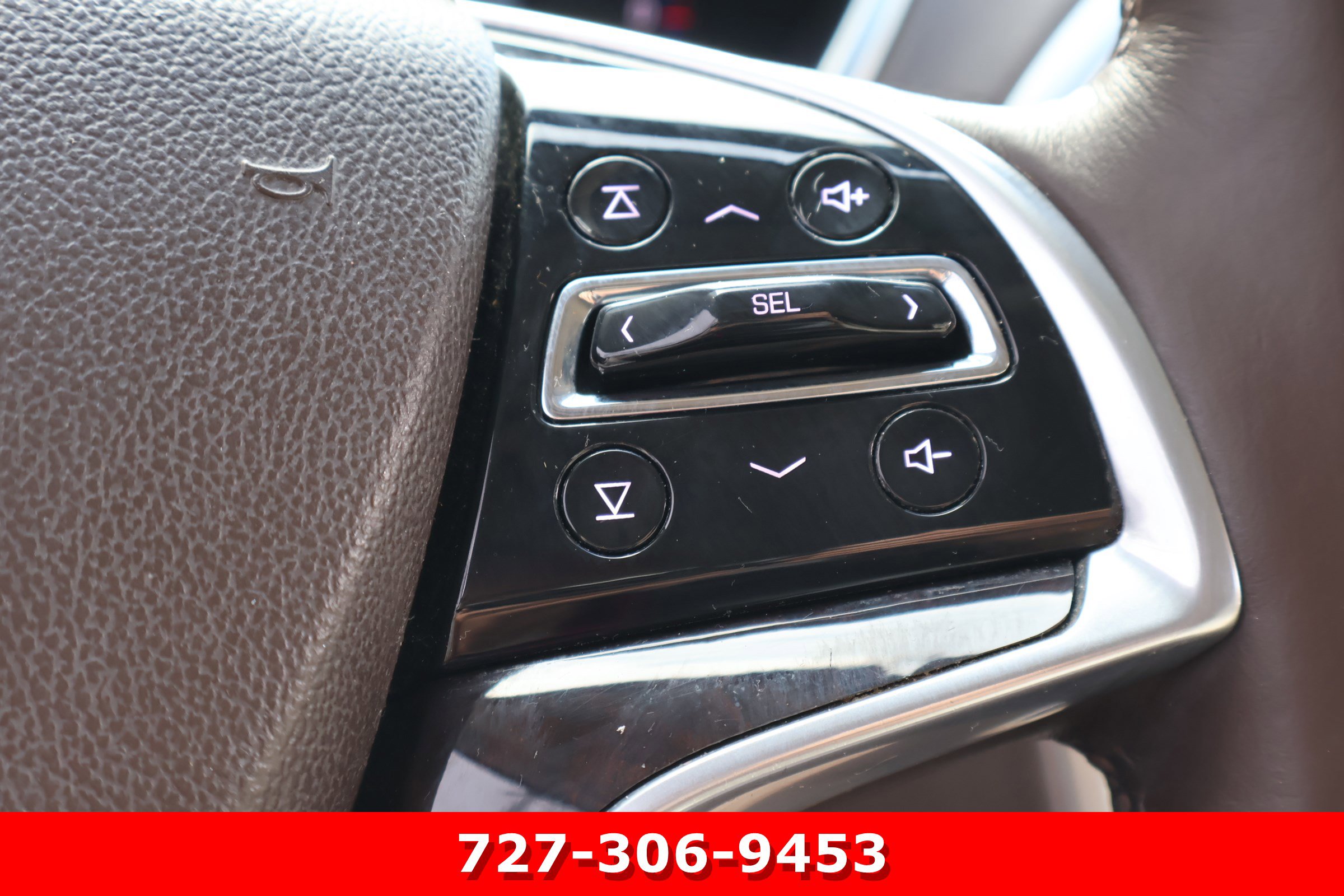 Used 2014 Cadillac SRX Luxury image 25