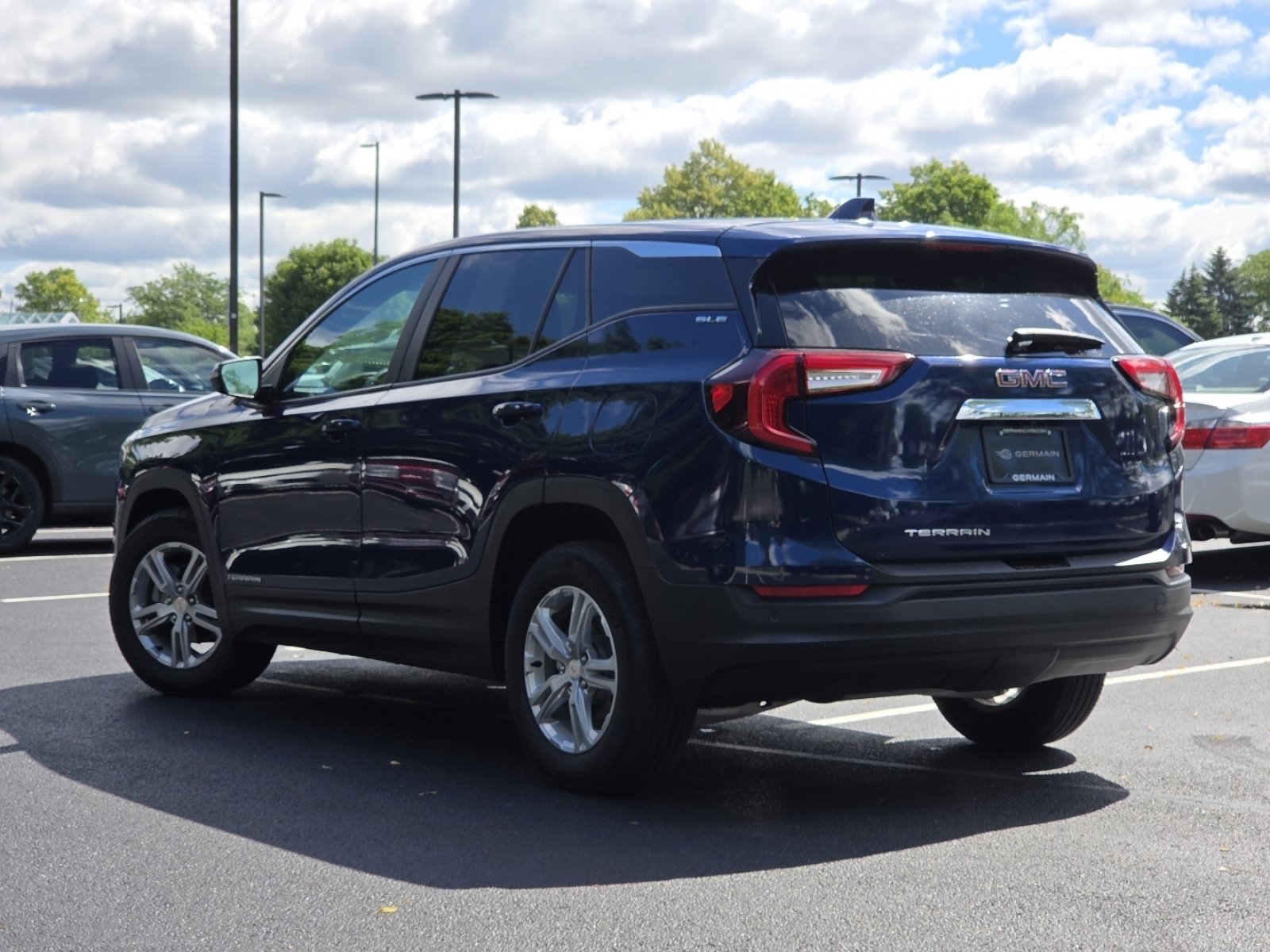 Used 2023 GMC Terrain SLE FWD image 15