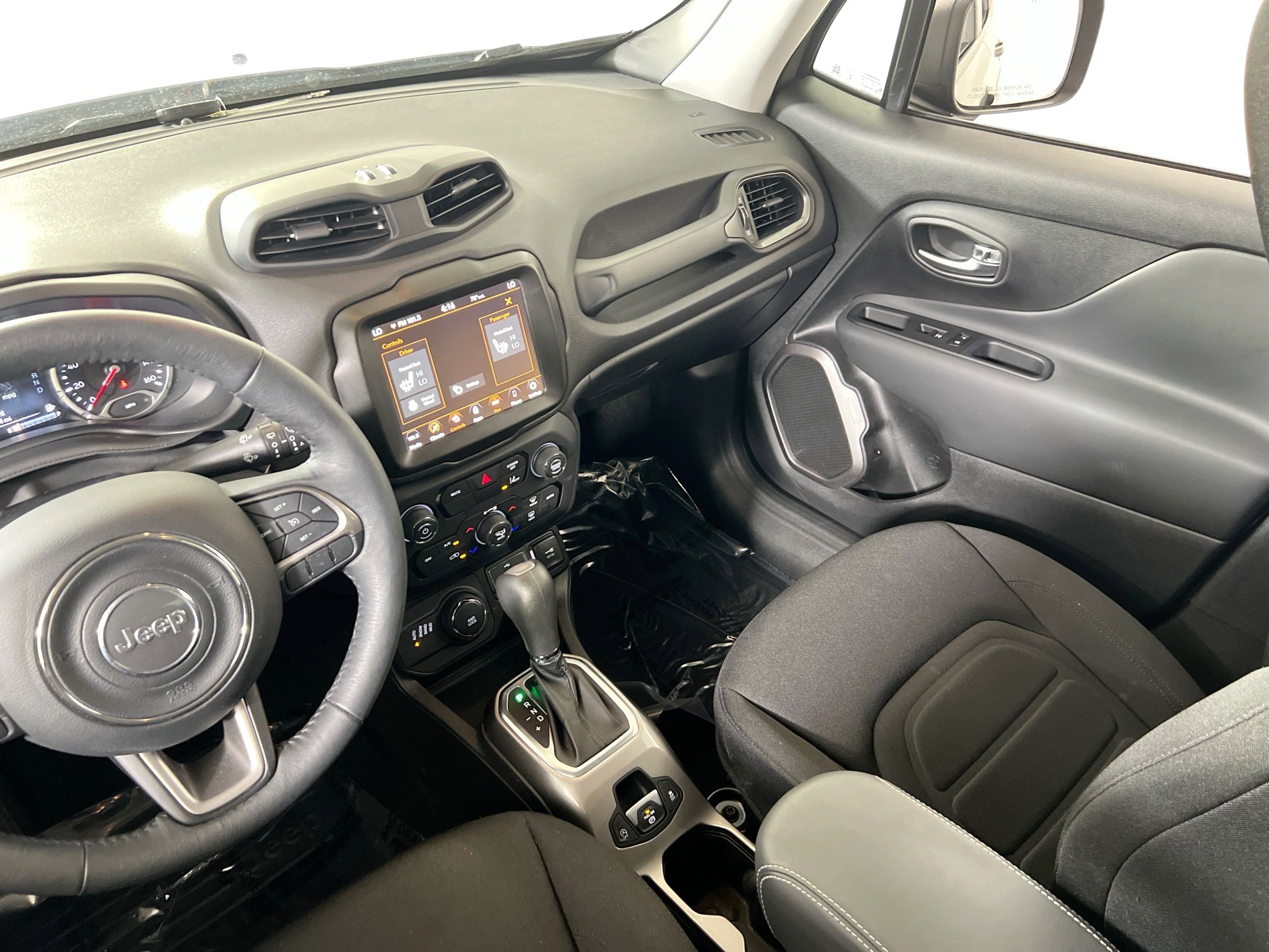 Used 2022 Jeep Renegade Latitude w/ Convenience Group image 23