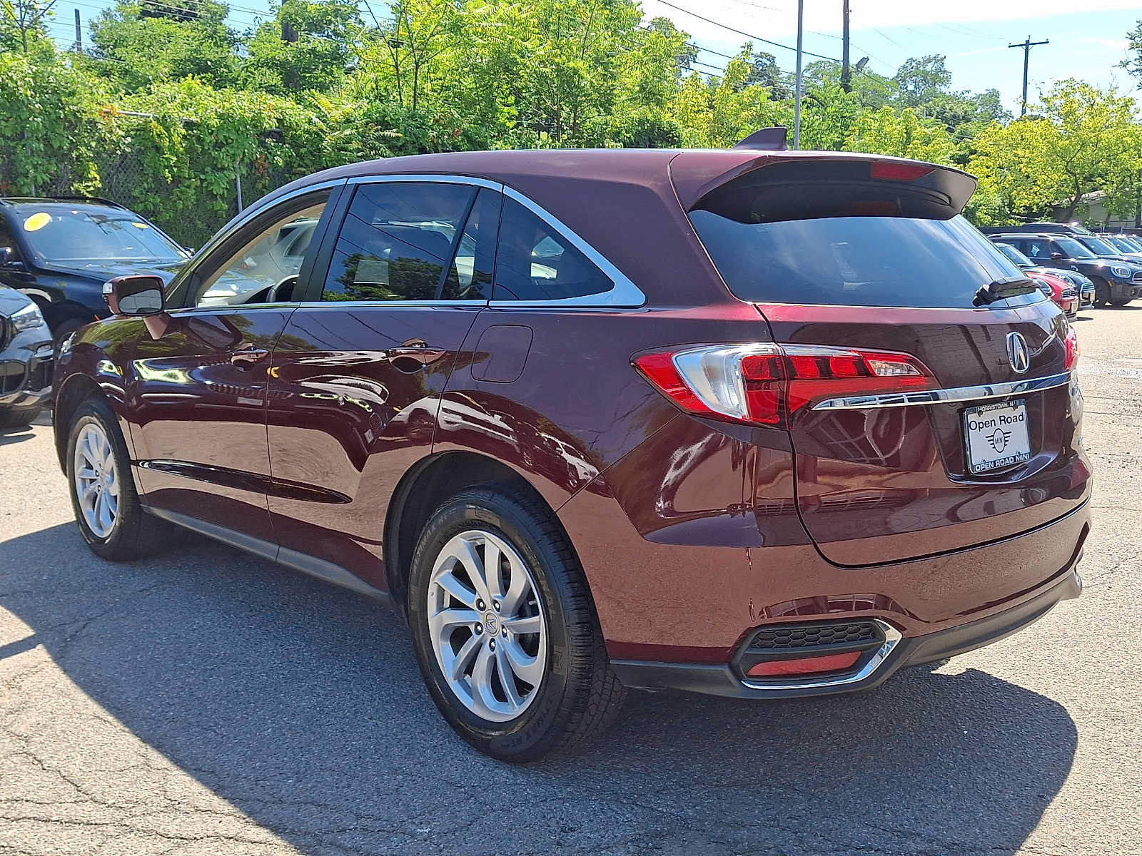 Used 2017 Acura RDX w/ Technology Package AWD/4WD image 4
