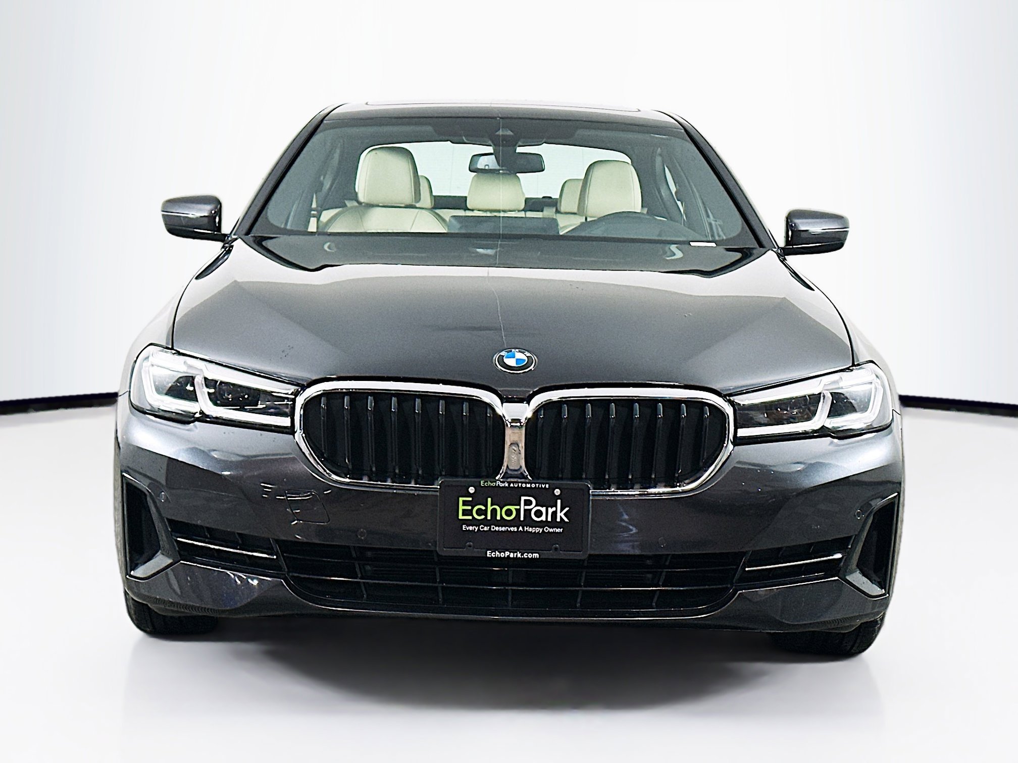 Used 2022 BMW 530i xDrive w/ Premium Package image 2