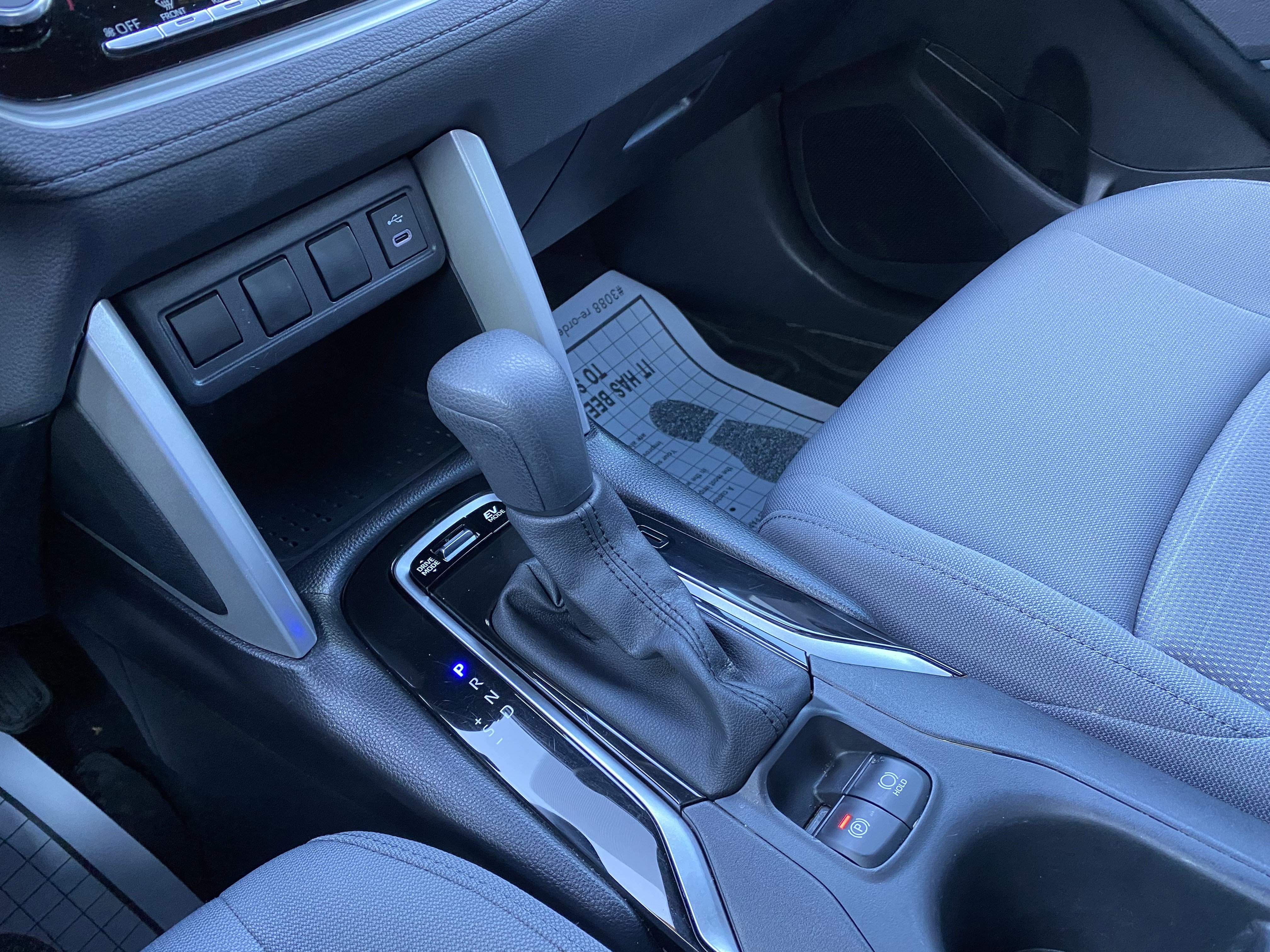 Used 2025 Toyota Corolla Cross AWD Hybrid image 29