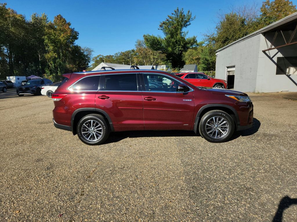 Used 2018 Toyota Highlander XLE image 4
