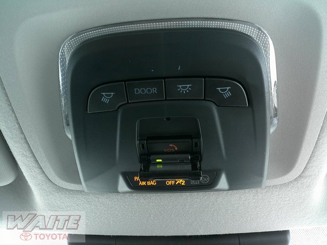 Used 2023 Toyota Corolla Cross L image 19