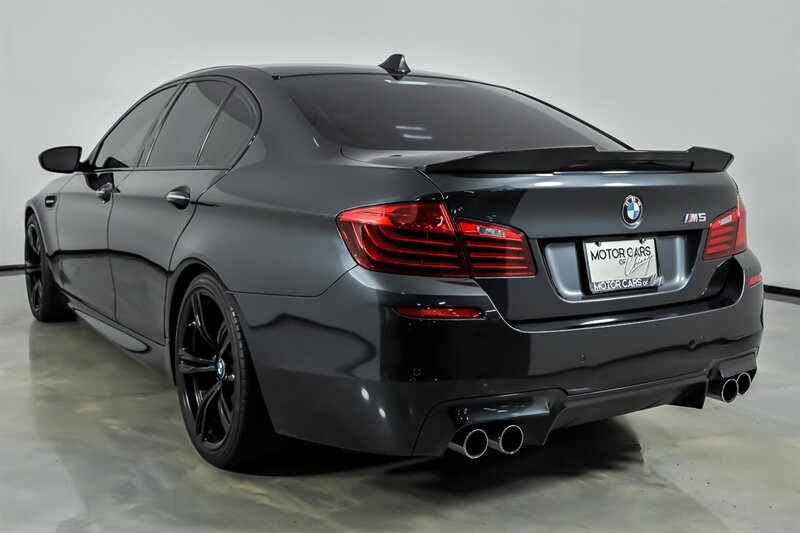 Used 2015 BMW M5 RWD image 8