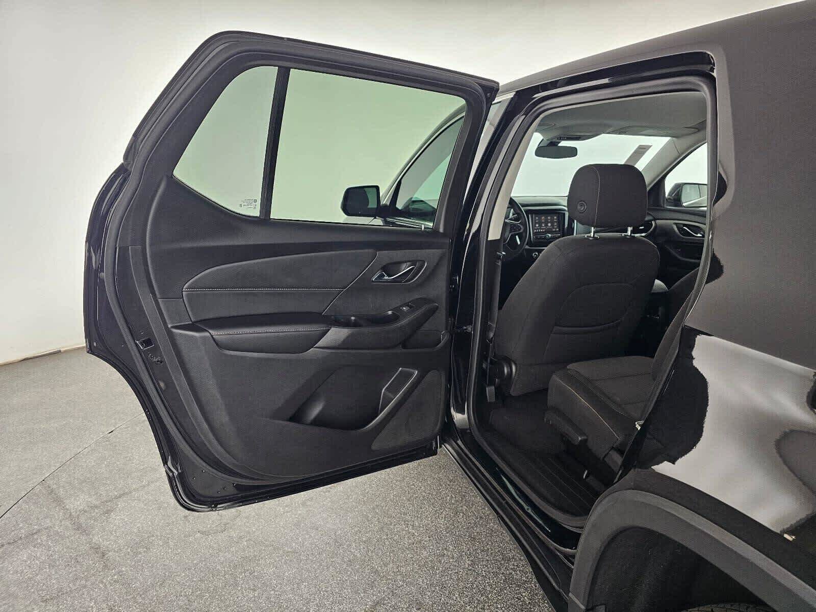 Used 2021 Chevrolet Traverse LS w/ LPO, Cargo Package FWD image 17