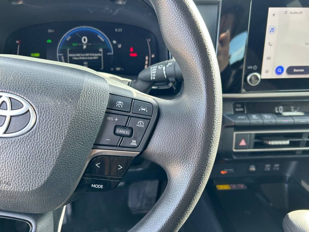 Used 2025 Toyota Camry LE image 24