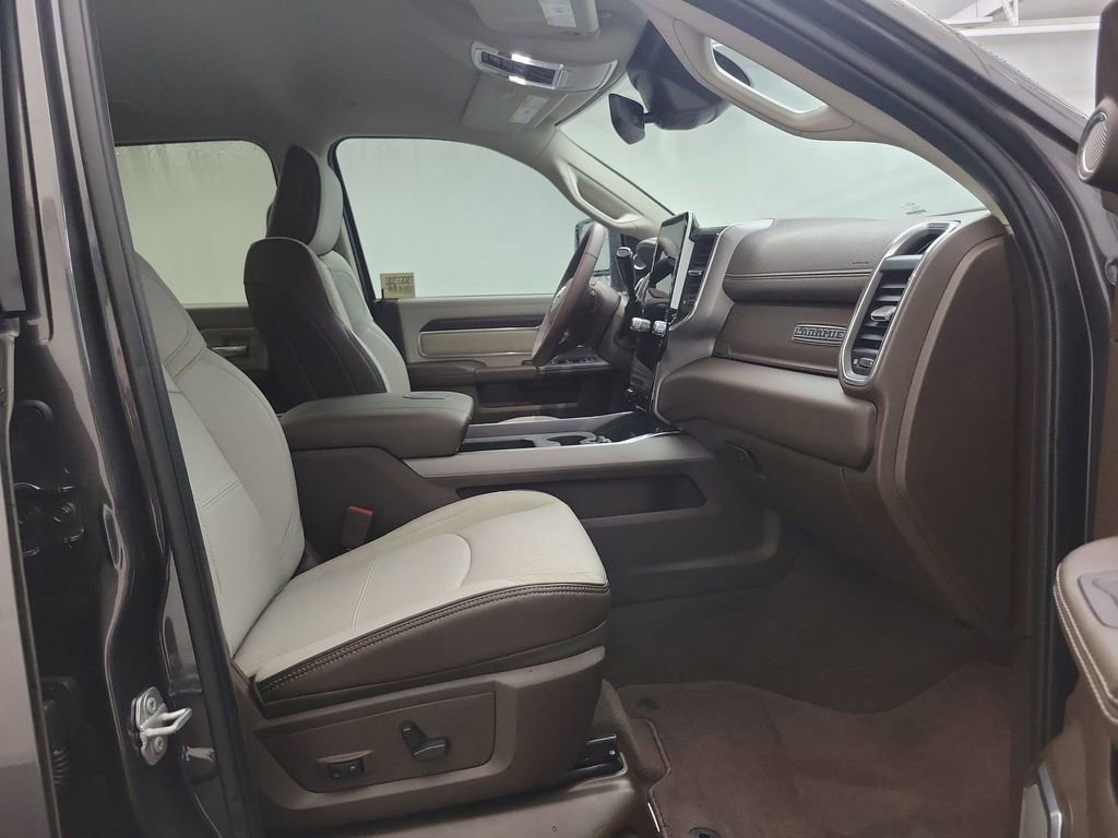 Used 2025 RAM 2500 Laramie AWD/4WD image 23