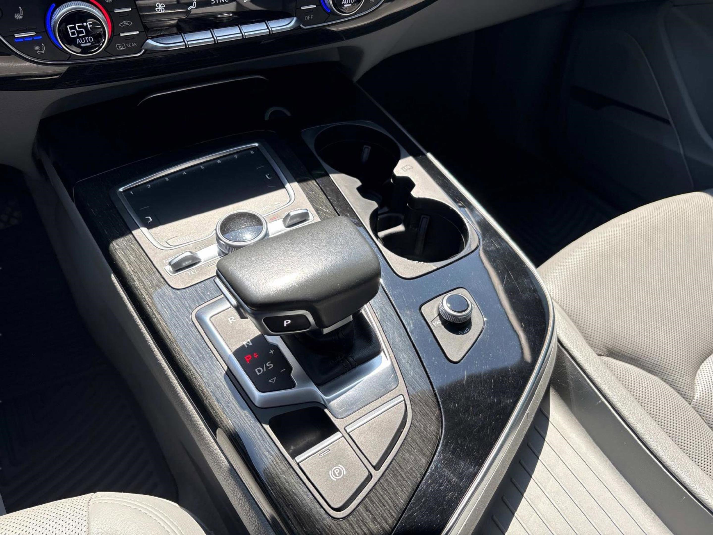 Used 2018 Audi Q7 3.0T Prestige AWD/4WD image 31