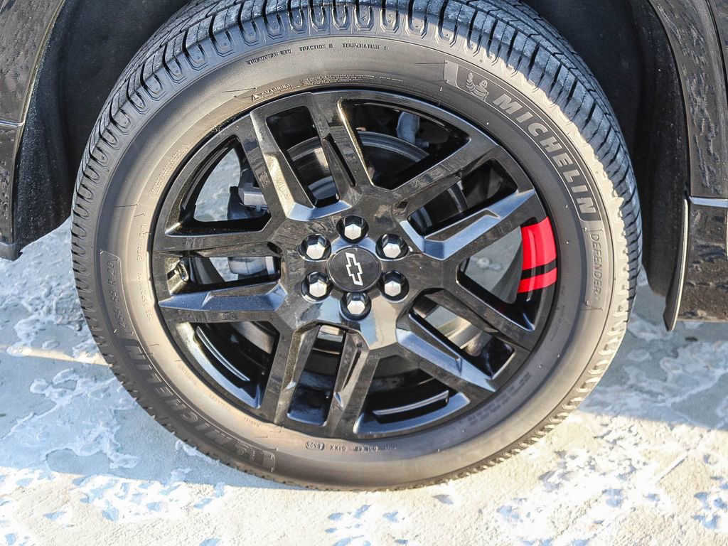 Used 2023 Chevrolet Traverse Premier w/ Redline Edition image 9