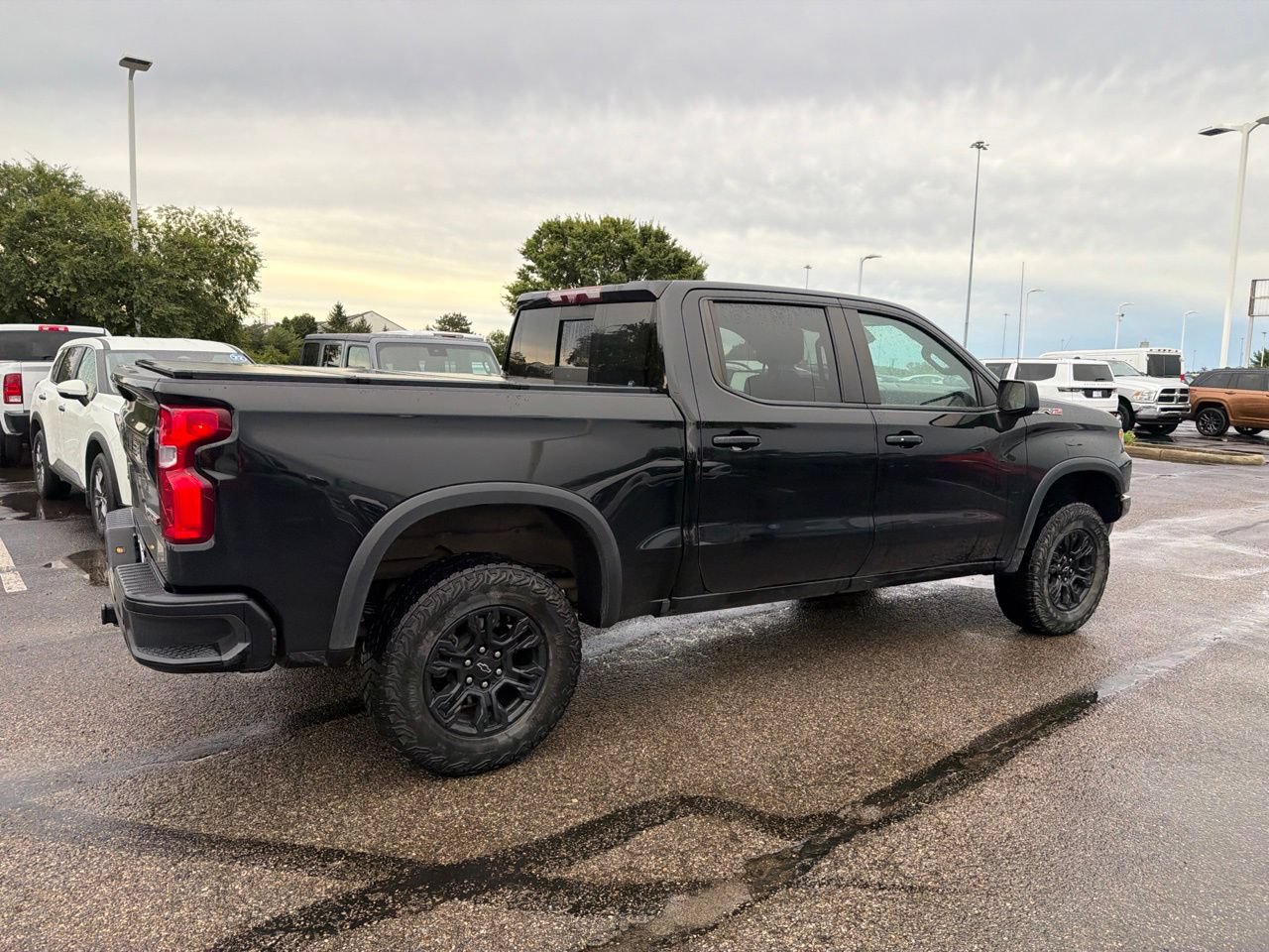 Used 2022 Chevrolet Silverado 1500 ZR2 w/ Technology Package AWD/4WD image 11