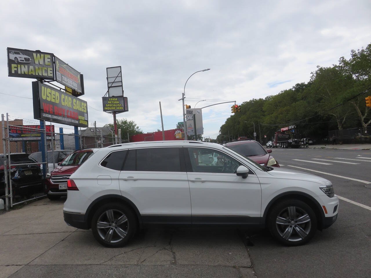 Used 2018 Volkswagen Tiguan SEL Premium AWD/4WD image 9