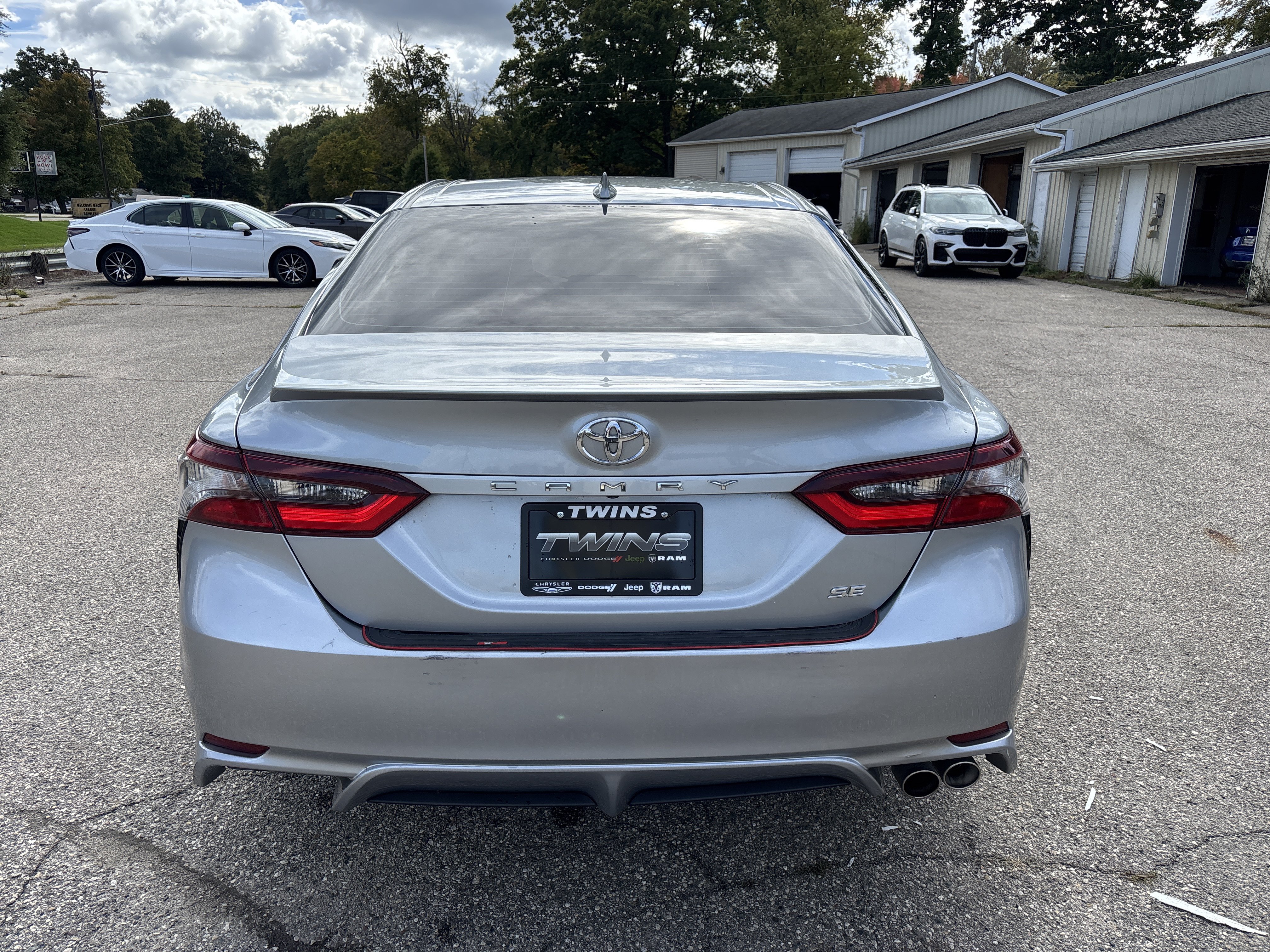 Used 2024 Toyota Camry SE FWD image 4