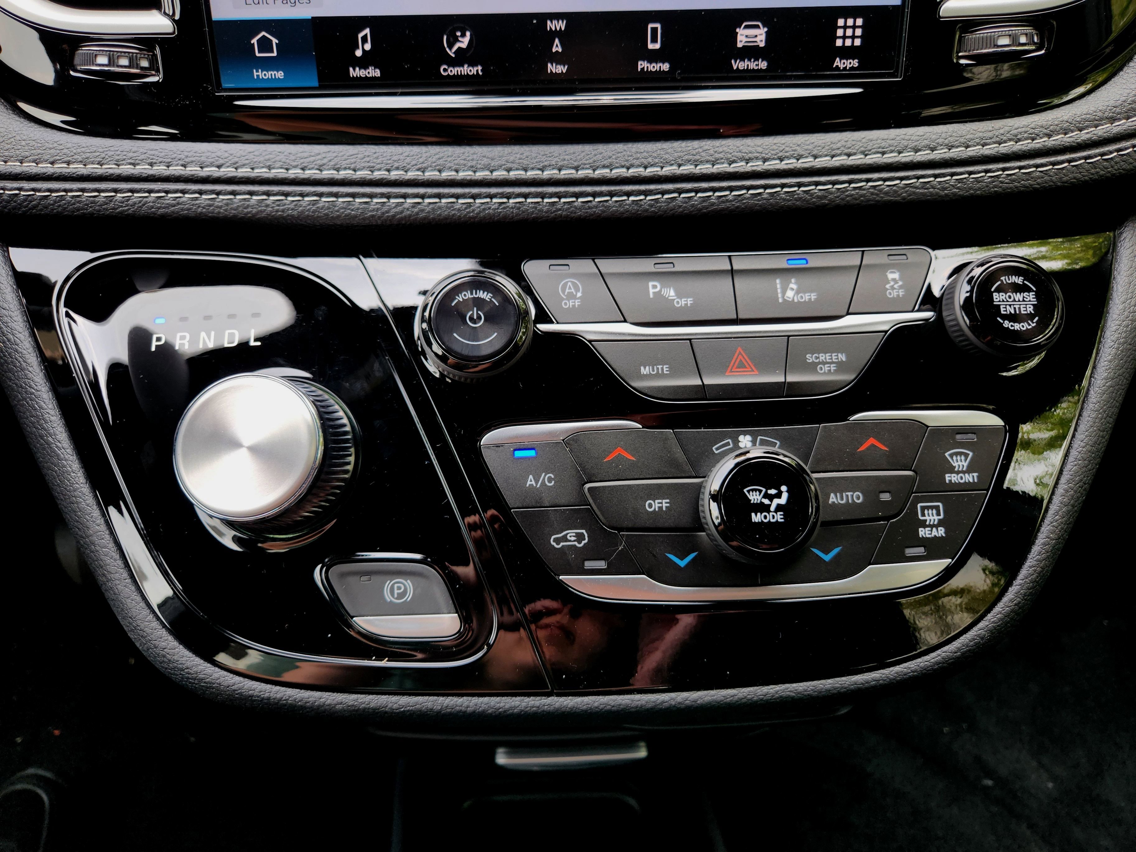 New 2025 Chrysler Pacifica Select w/ Uconnect Theater Family Group image 28