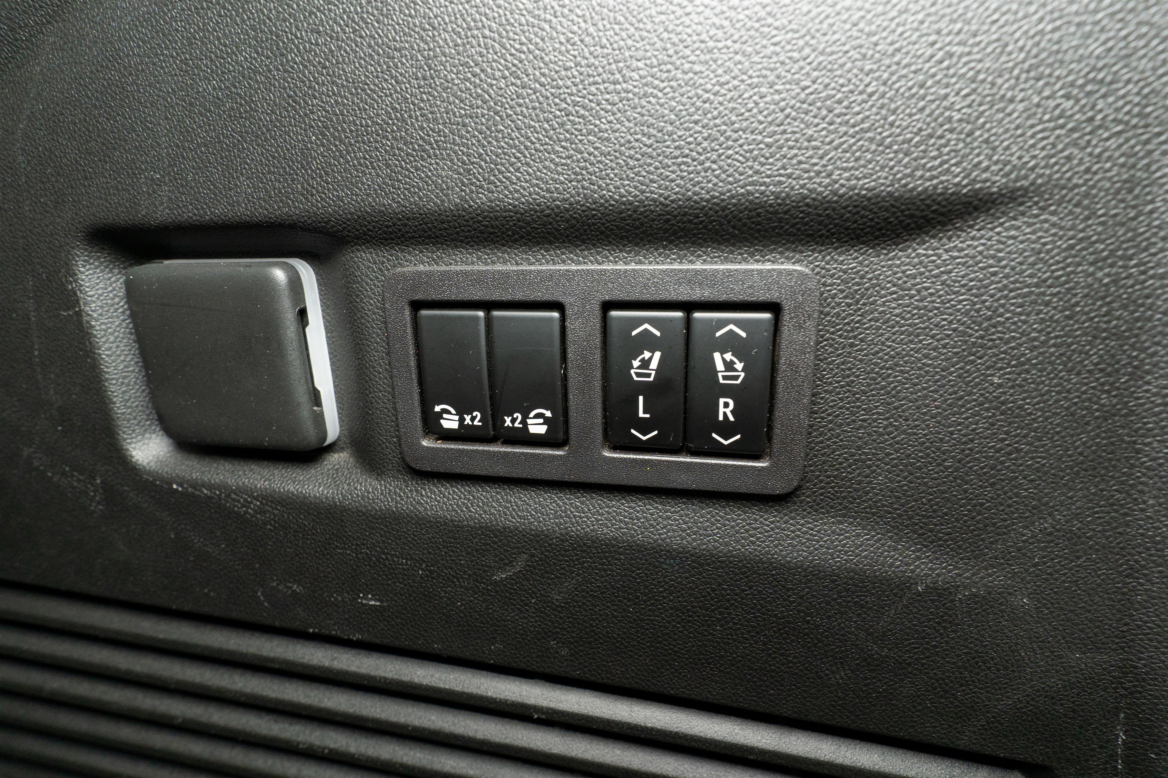 Used 2023 Chevrolet Tahoe RST w/ Luxury Package image 34