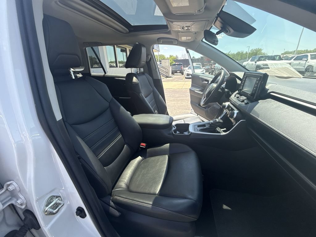 Used 2021 Toyota RAV4 XLE Premium FWD image 21