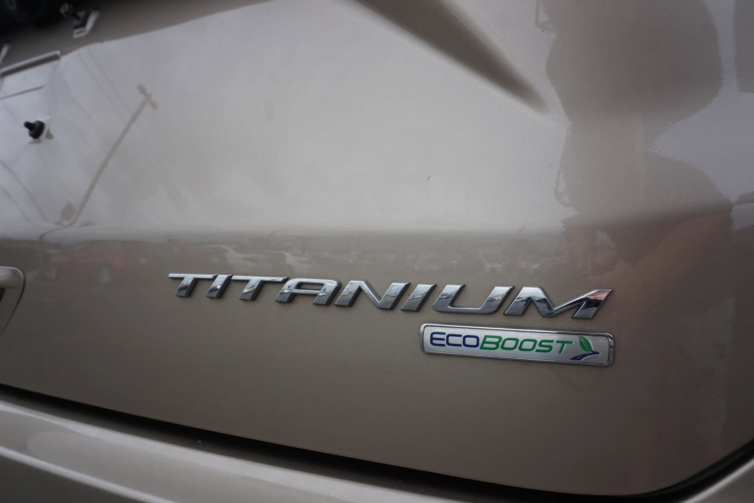 Used 2020 Ford Edge Titanium w/ Cargo Accessory Package FWD image 9