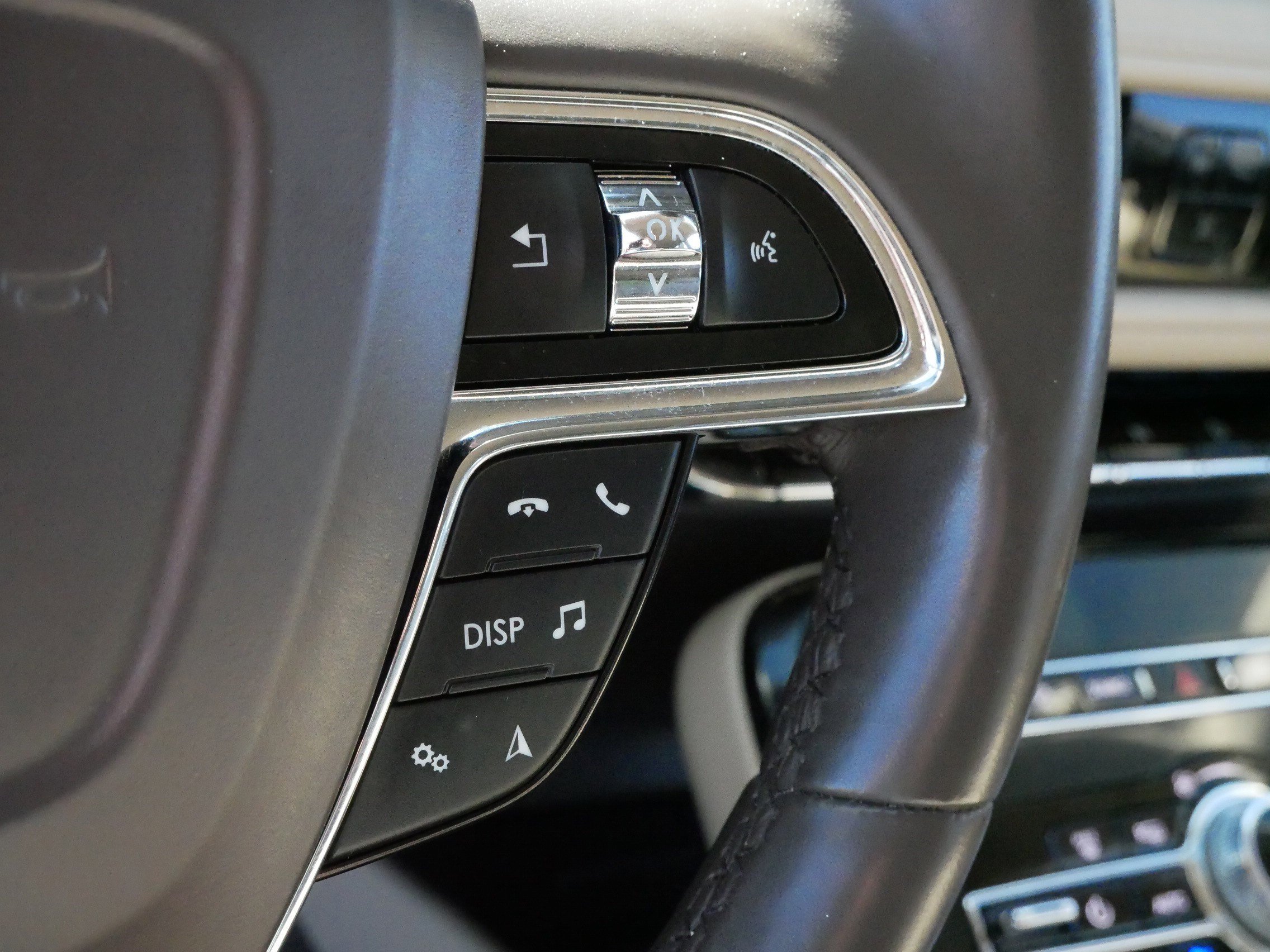 Used 2022 Lincoln Nautilus Reserve image 25