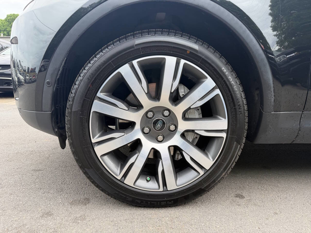 Used 2018 Land Rover Discovery HSE AWD/4WD image 9