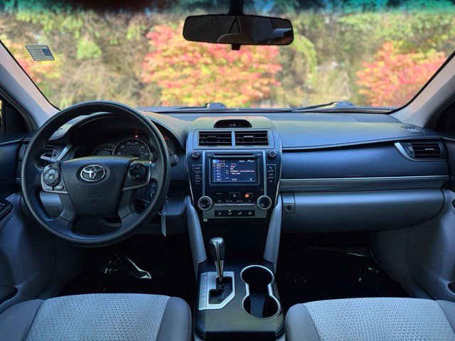Used 2014 Toyota Camry LE FWD image 18