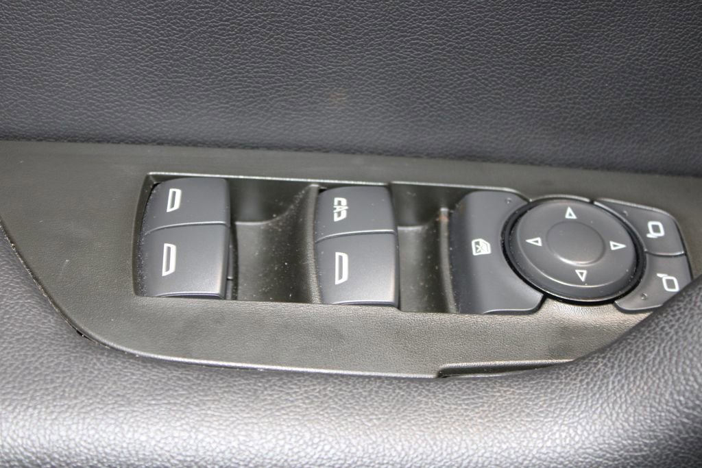 Used 2025 Chevrolet Blazer LT image 37