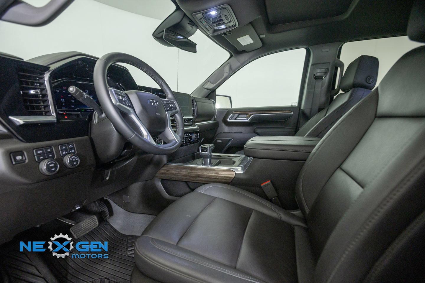 Used 2025 Chevrolet Silverado 1500 RST w/ RST All Star Premium Package AWD/4WD image 10