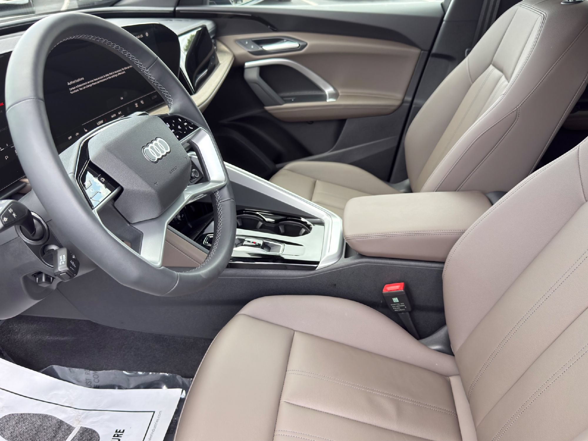 Certified 2025 Audi Q5 Premium w/ Convenience Package AWD/4WD image 11