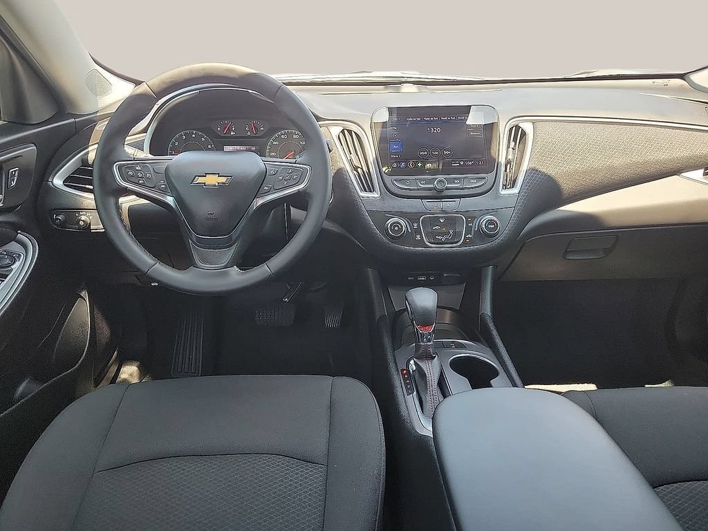 Used 2025 Chevrolet Malibu RS FWD image 10