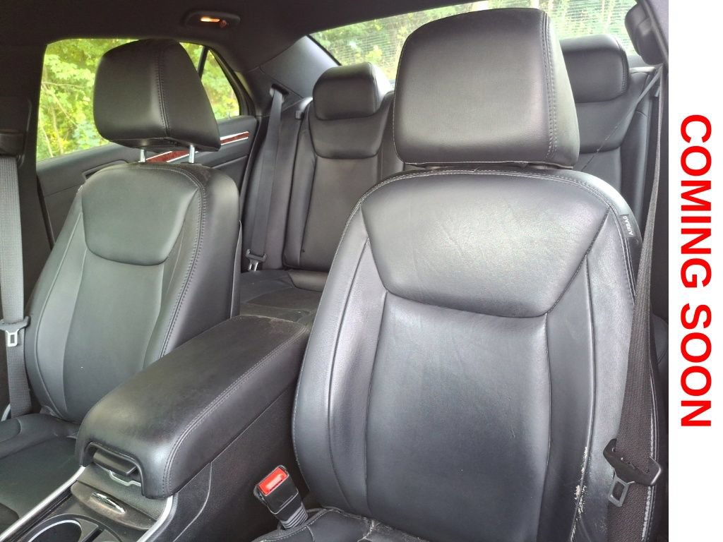 Used 2014 Chrysler 300 RWD image 11