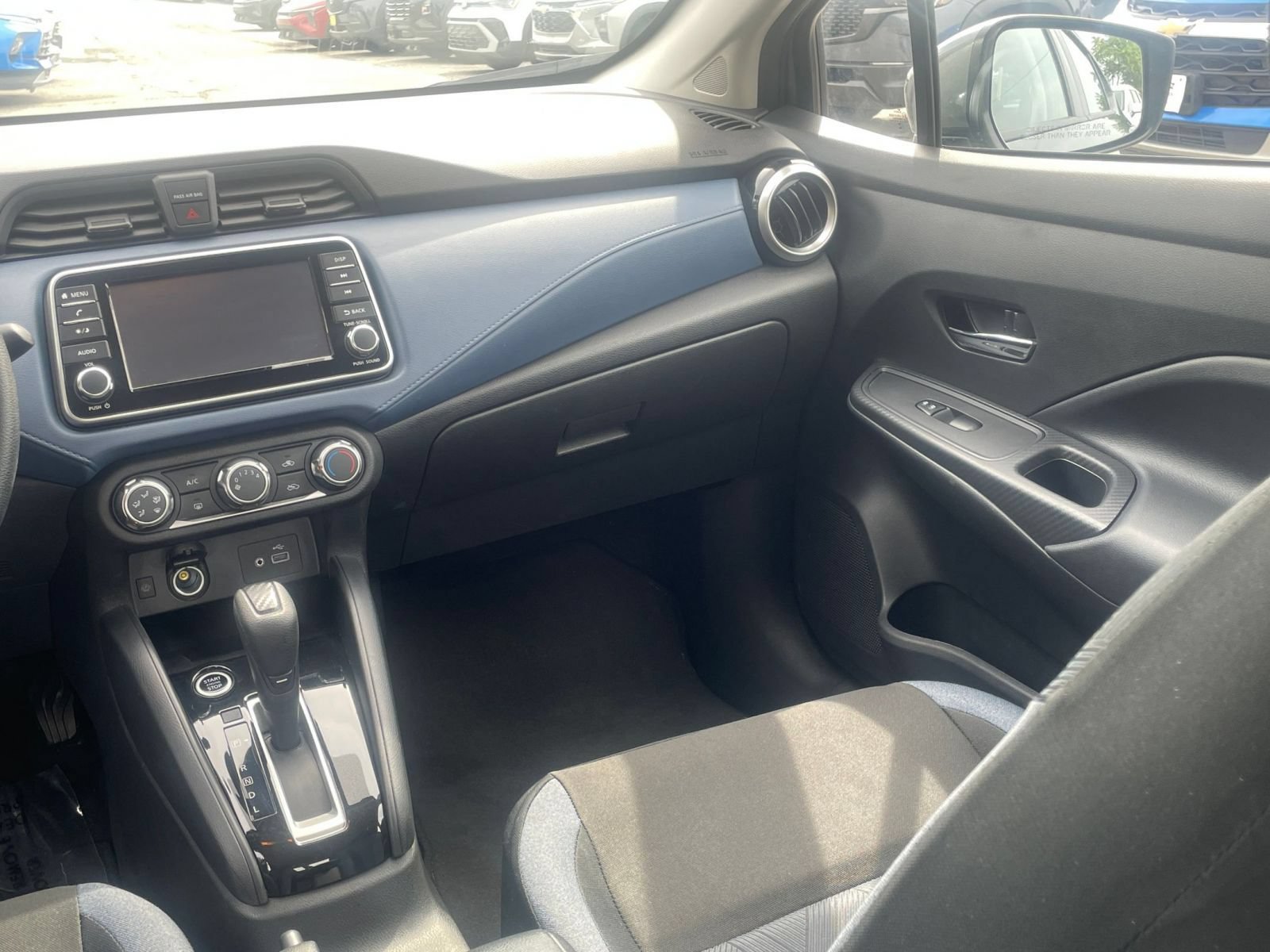 Used 2025 Nissan Versa SV FWD image 25