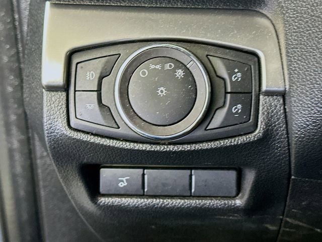 Used 2018 Ford Explorer XLT w/ Equipment Group 202A image 12