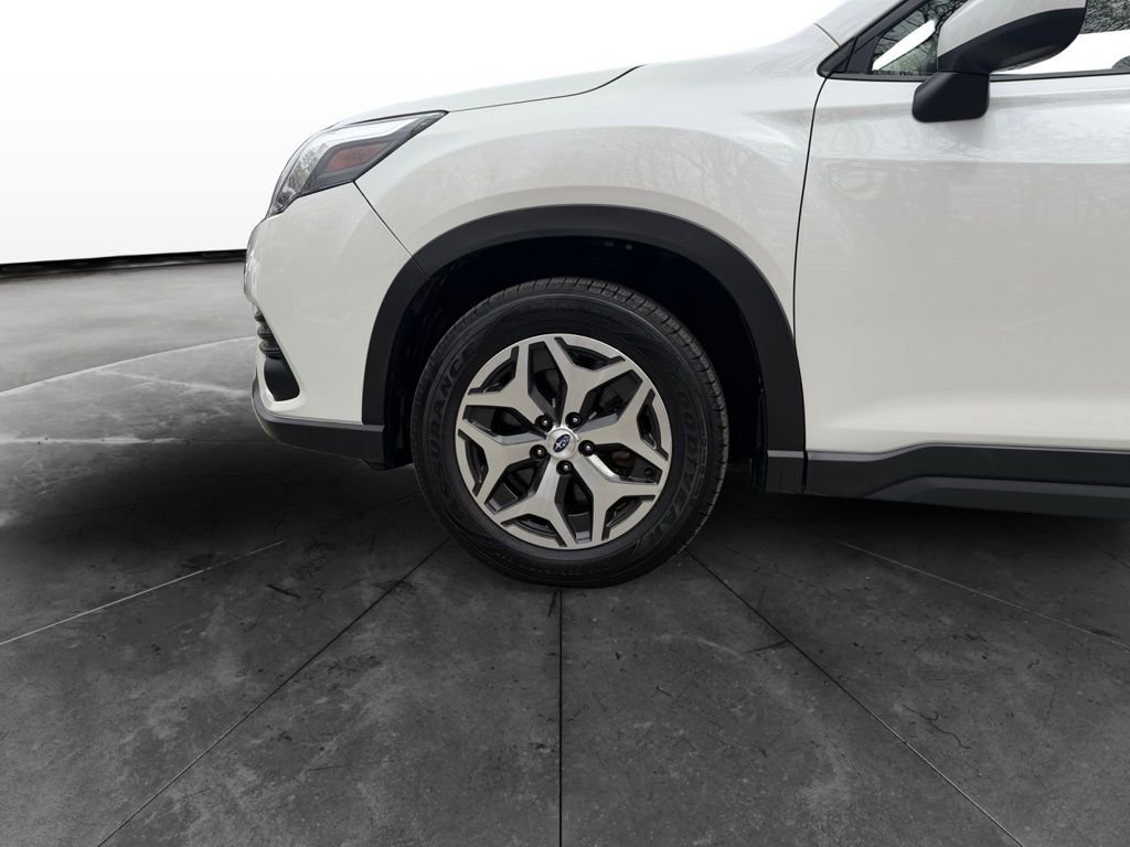 Used 2023 Subaru Forester Premium image 9
