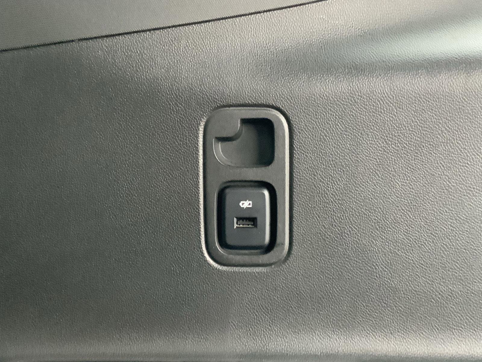 Used 2023 Chevrolet Traverse Premier w/ Redline Edition image 66