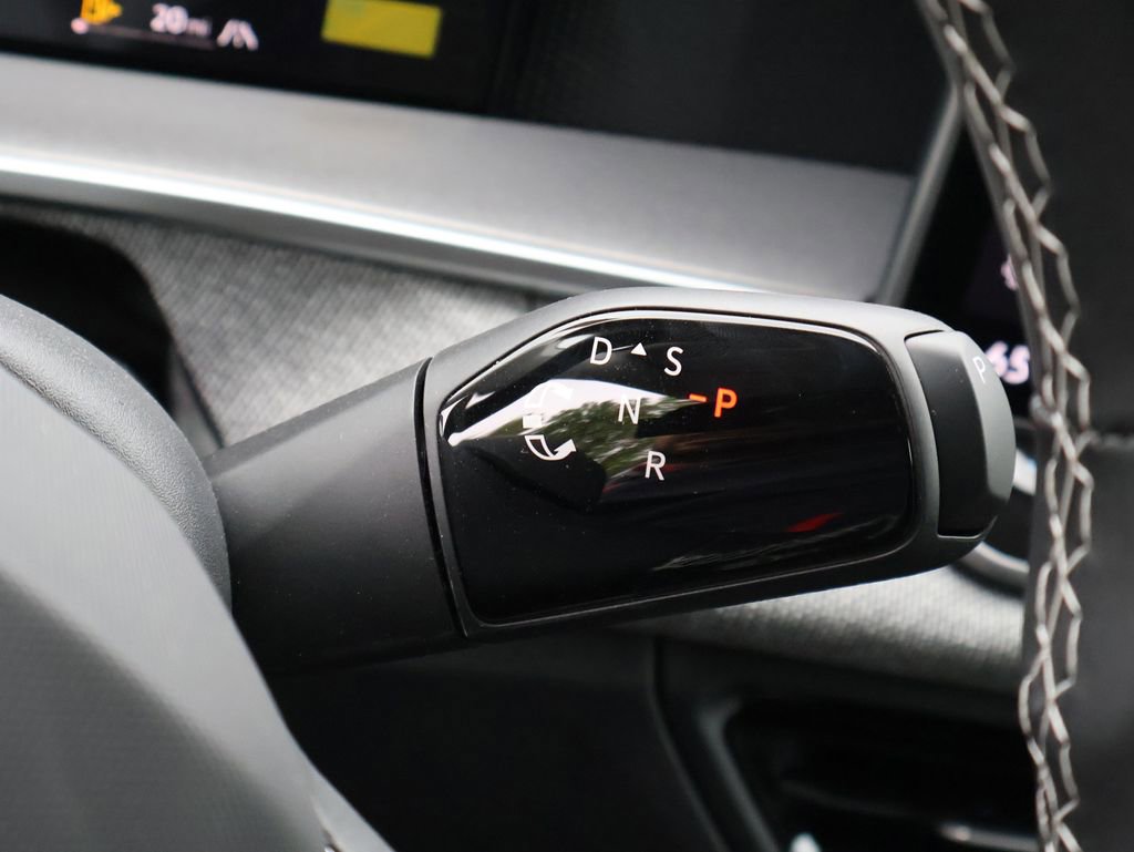 Used 2025 Volkswagen Tiguan S image 32