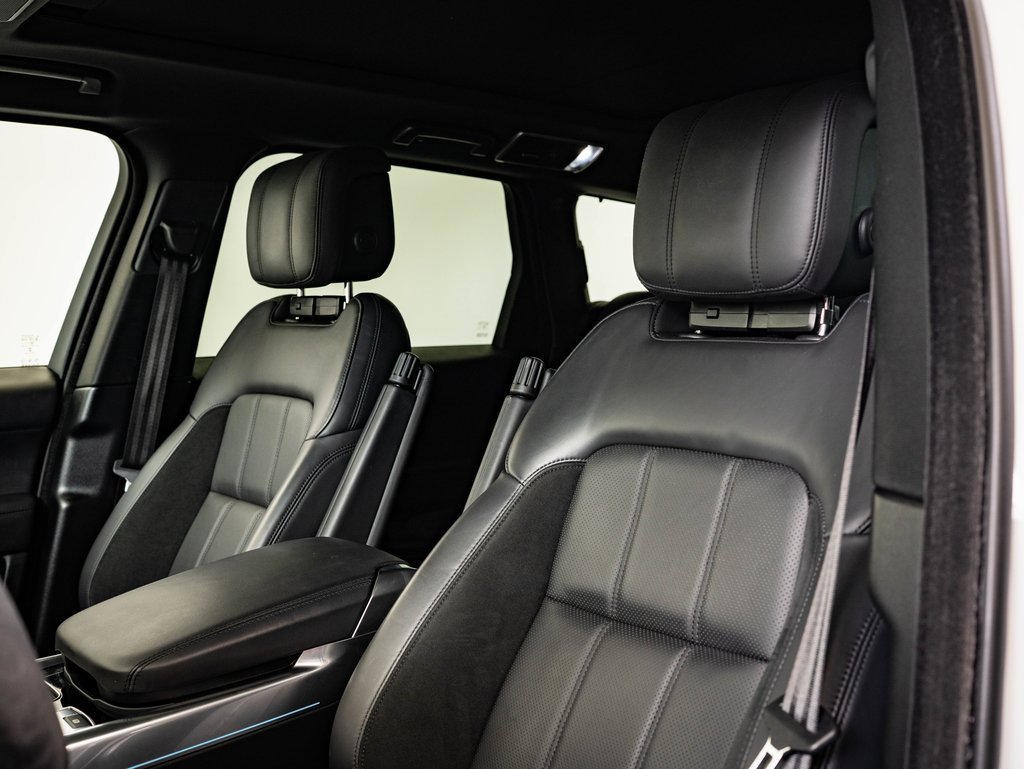 Used 2022 Land Rover Range Rover Sport HST image 25