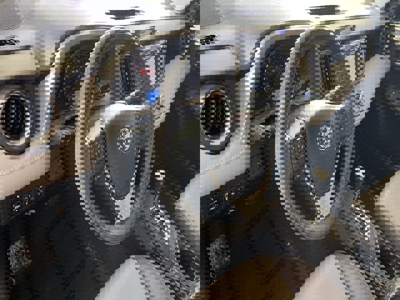 Used 2013 Toyota RAV4 Limited image 11