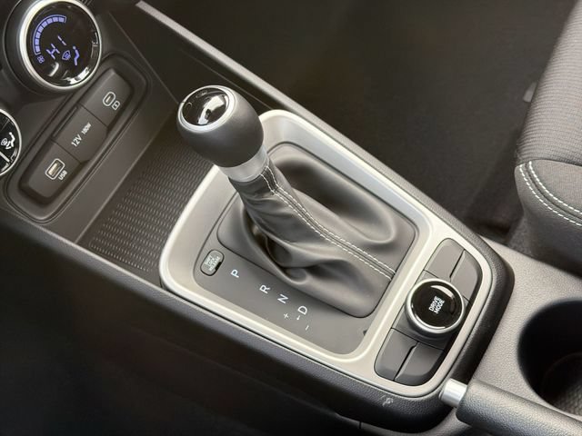 New 2025 Hyundai Venue SEL FWD image 23