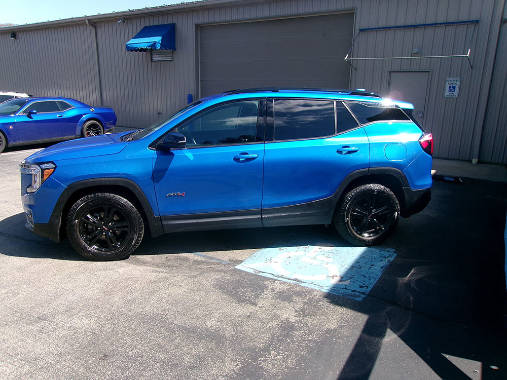 Used 2024 GMC Terrain AT4 w/ Infotainment Package II image 3