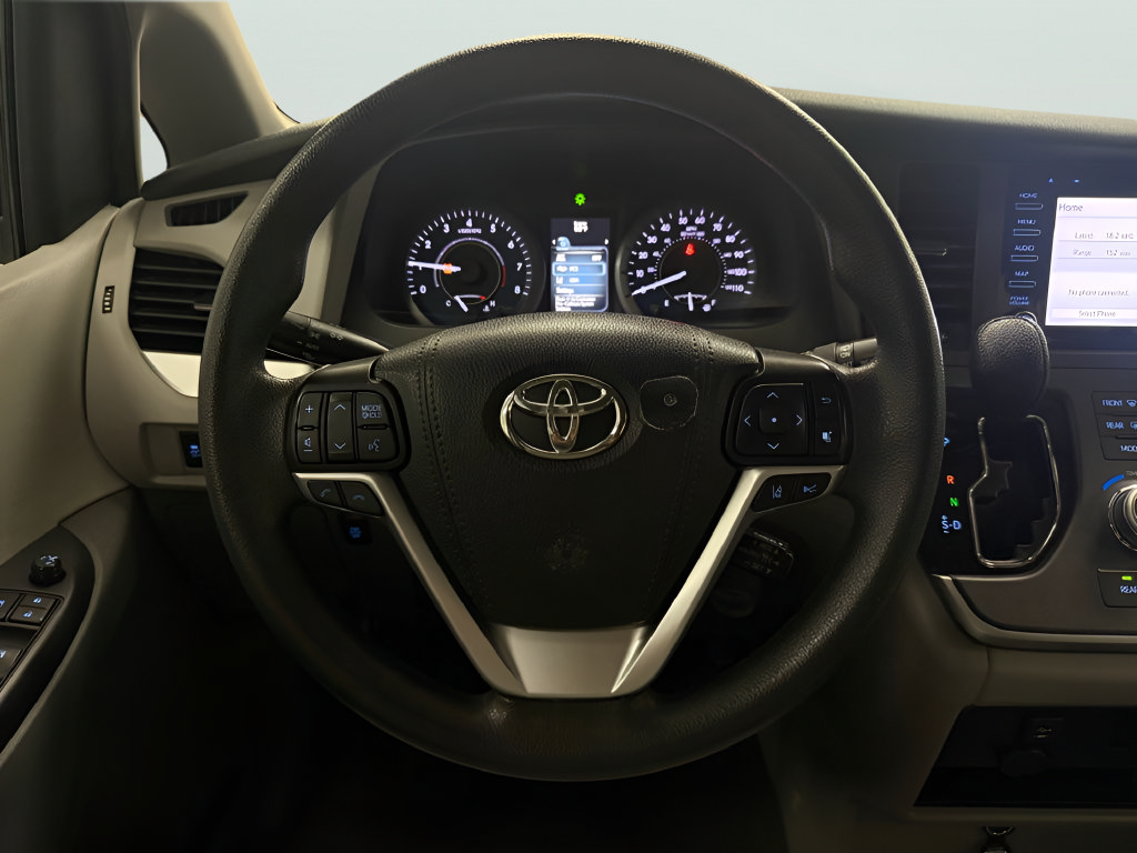 Used 2020 Toyota Sienna LE FWD image 19