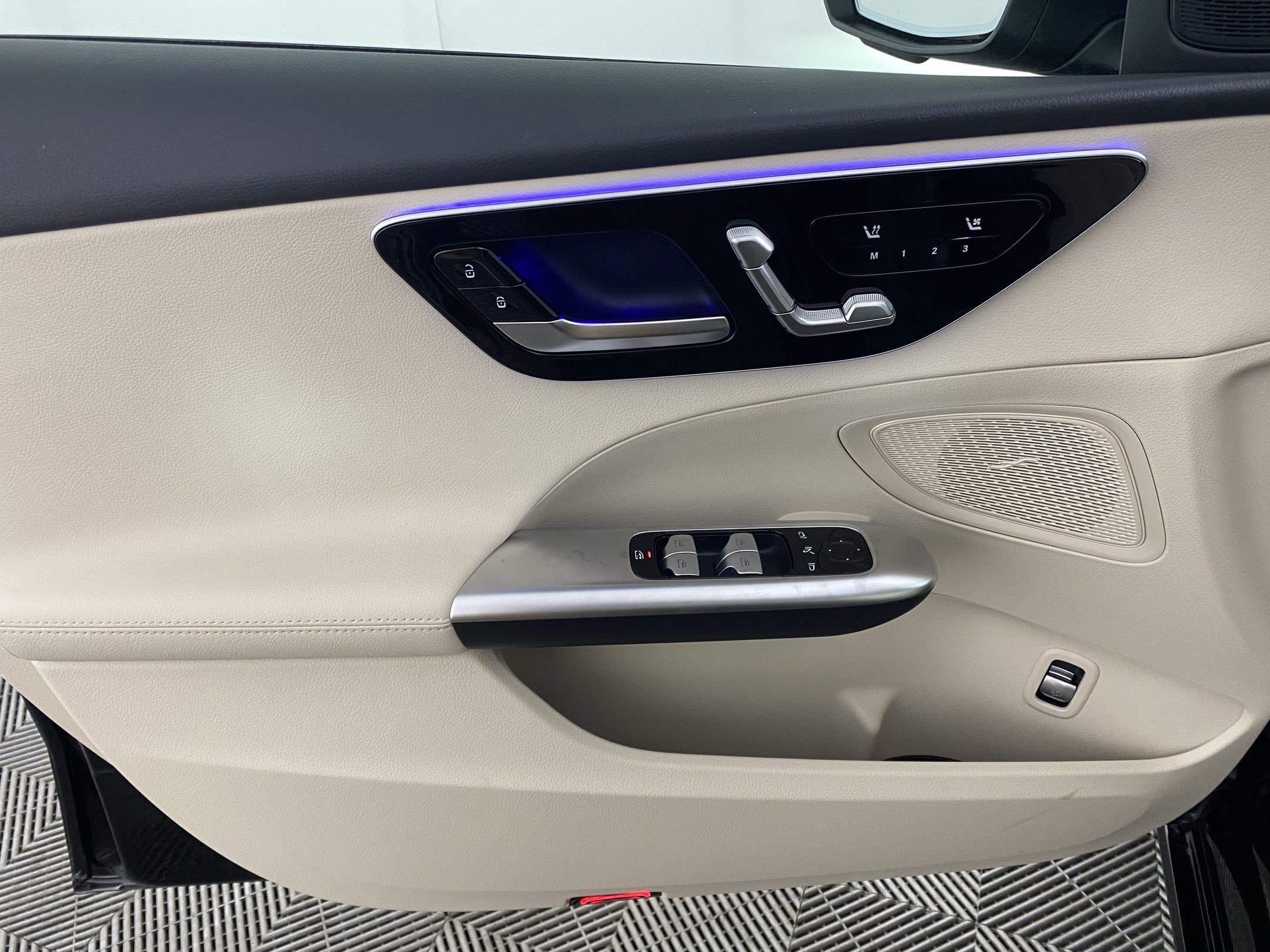 Used 2025 Mercedes-Benz C 300 C 300 image 11