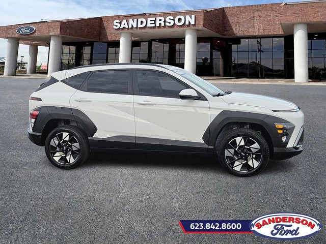 Used 2025 Hyundai Kona SEL image 2